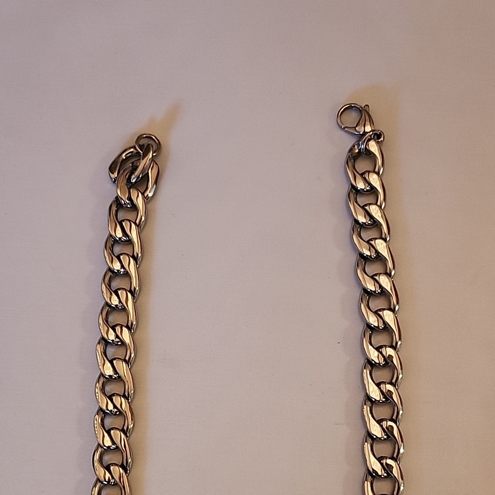 Silver Chain Necklace - Picture 4 of 5
